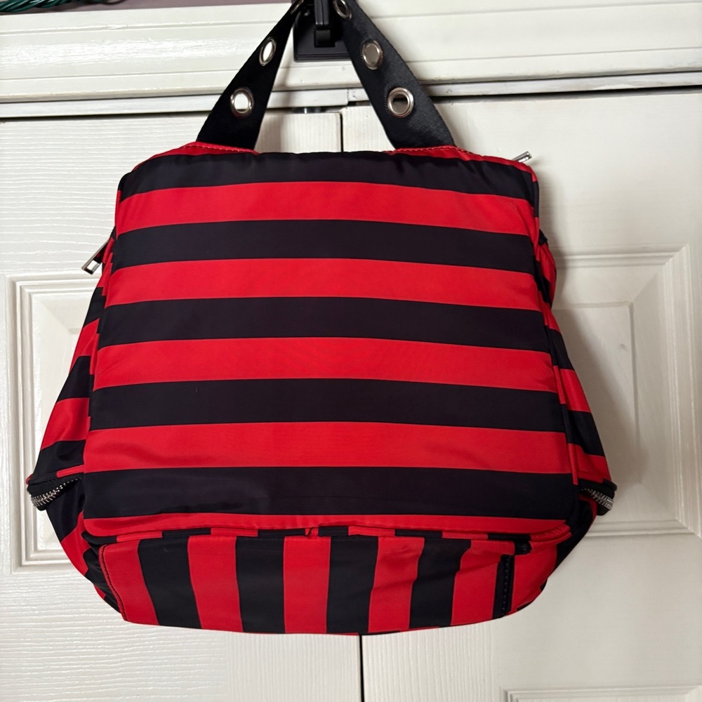 Dollskill Emily the Strange Lone Traveler Vanity Bag Makeup Toiletry Carrier - Picture 3 of 10